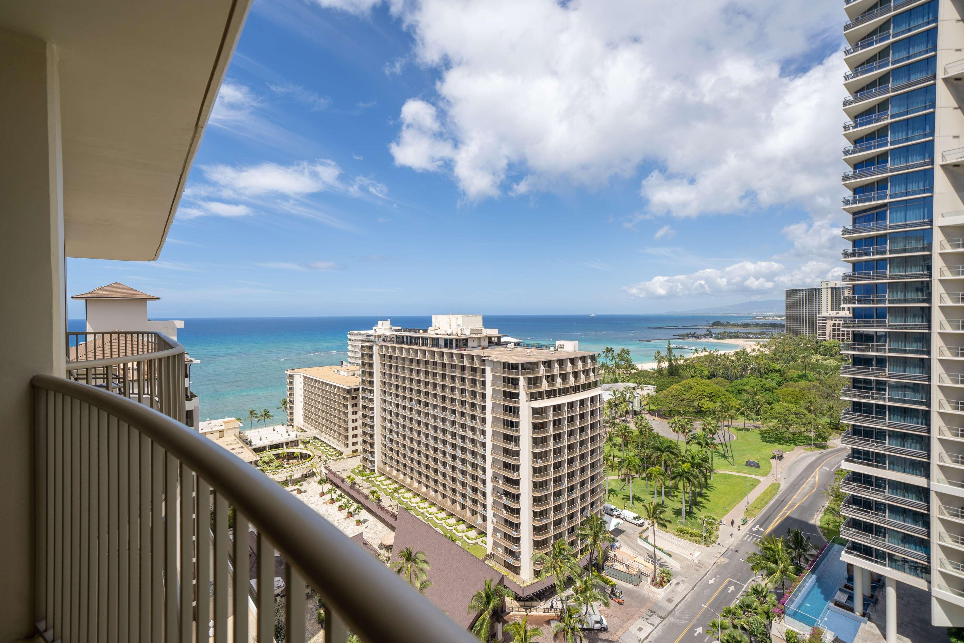 Embassy Suites By Hilton Waikiki Beach Walk Honolulu Exterior photo