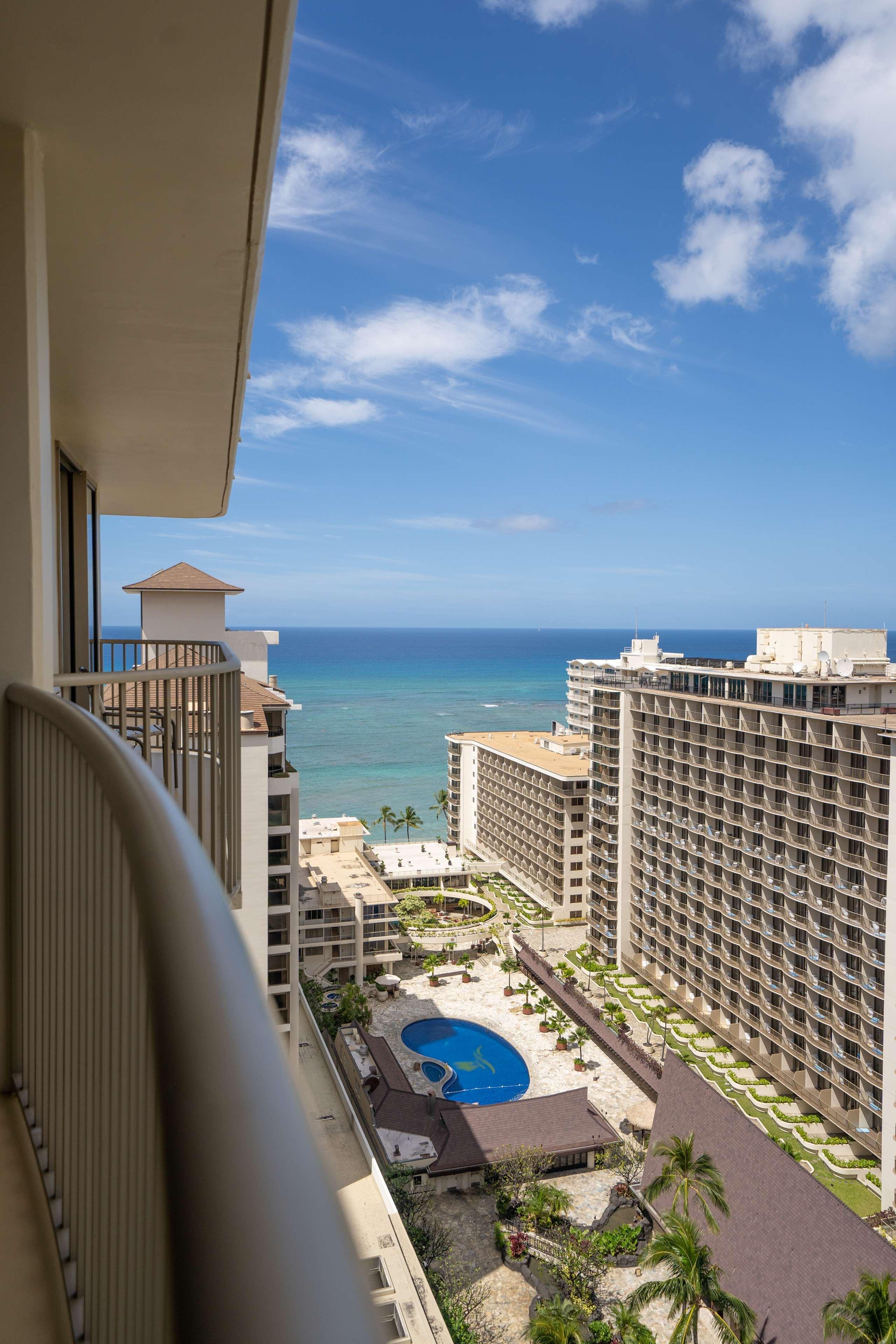 Embassy Suites By Hilton Waikiki Beach Walk Honolulu Exterior photo