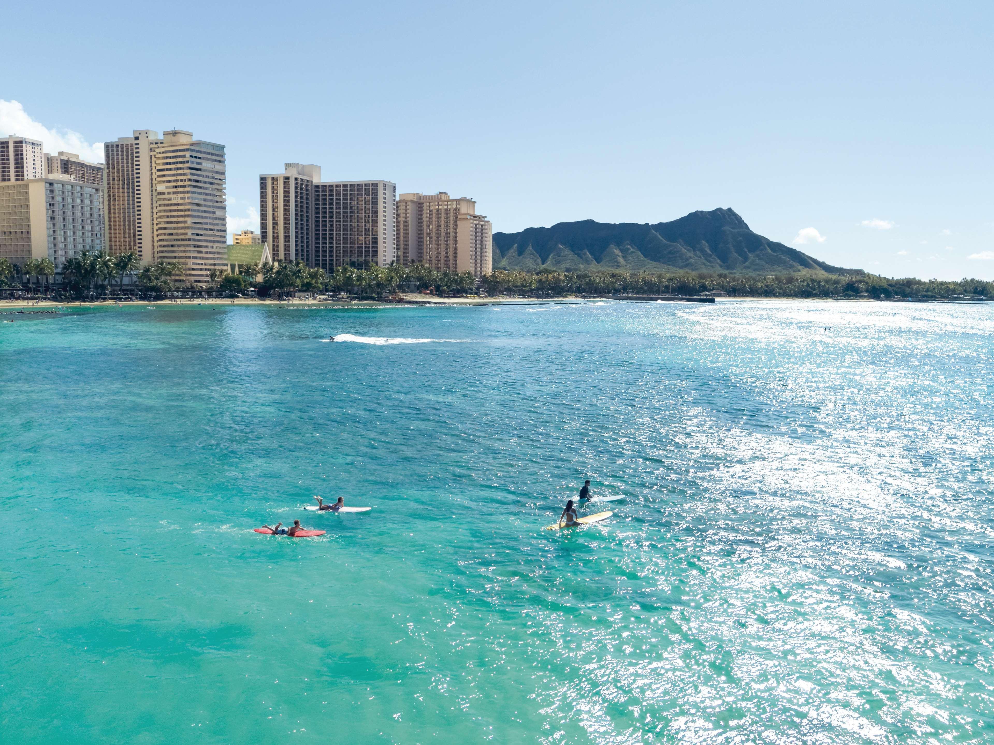 Embassy Suites By Hilton Waikiki Beach Walk Honolulu Exterior photo