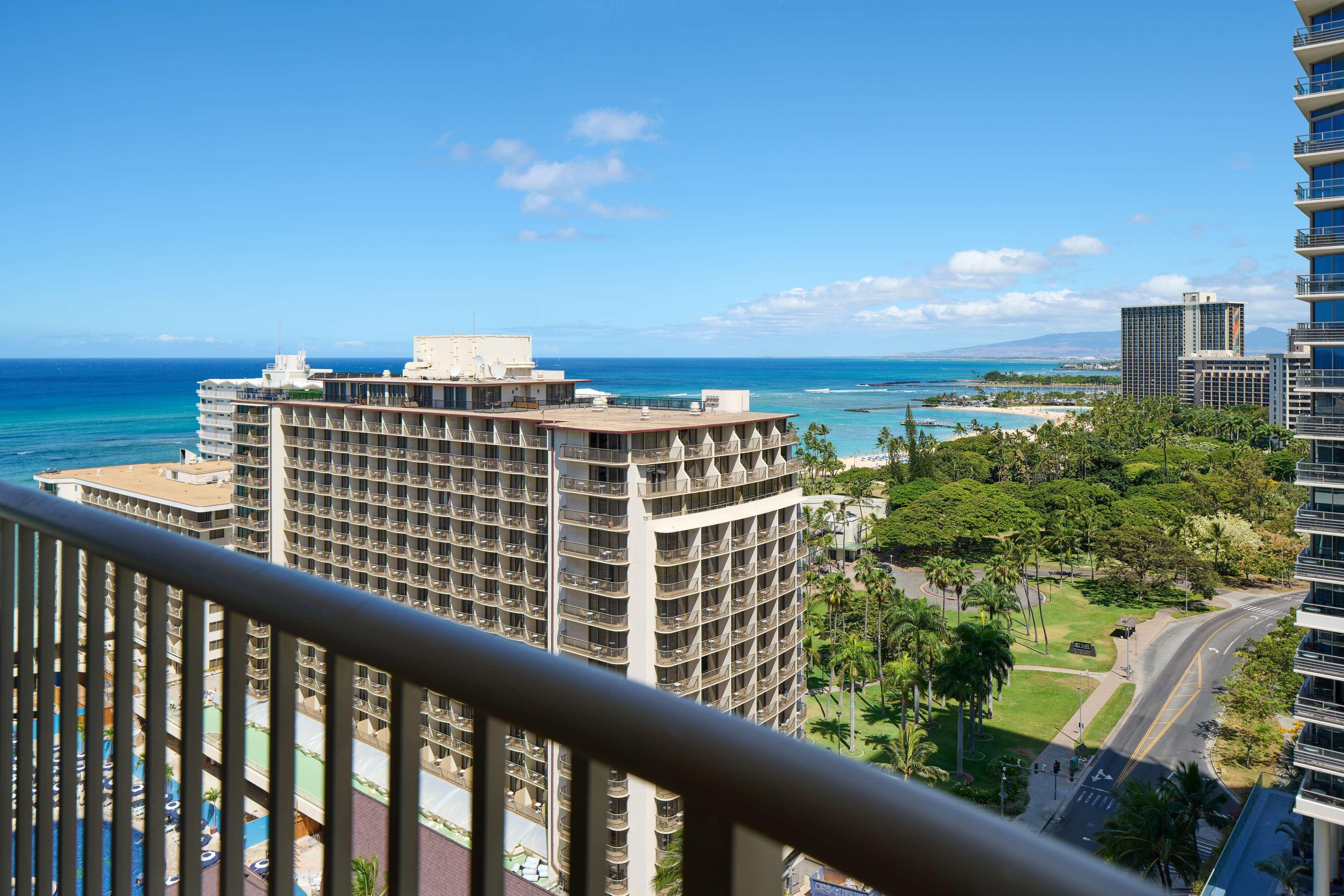 Embassy Suites By Hilton Waikiki Beach Walk Honolulu Exterior photo