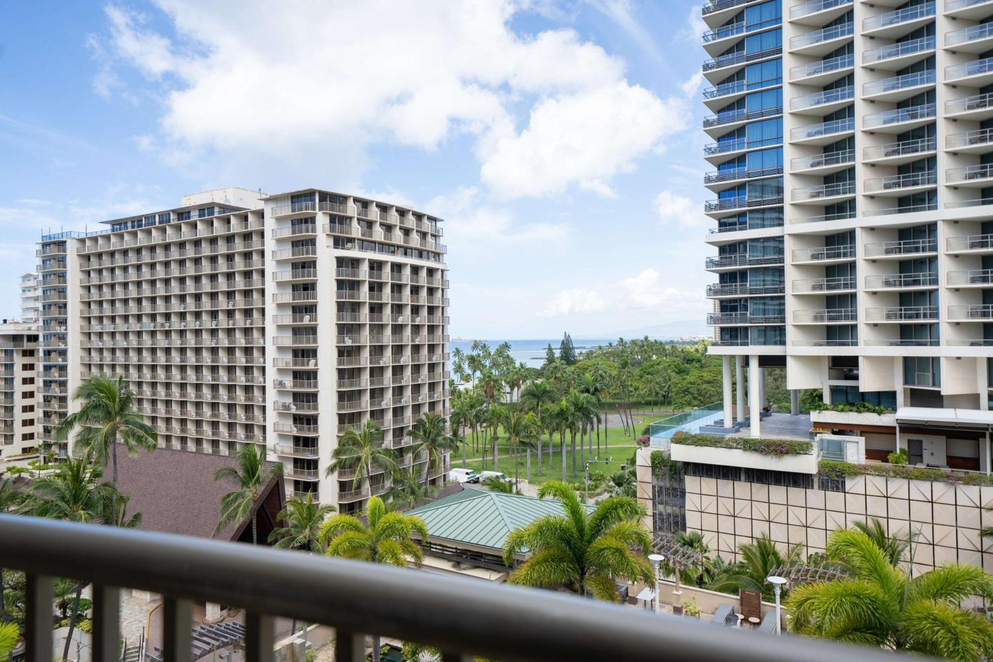 Embassy Suites By Hilton Waikiki Beach Walk Honolulu Exterior photo